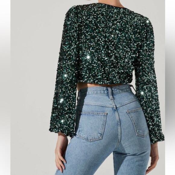 ASTR The Label Nix Sequin V-Neck Green Crop Top Blouse Long Sleeve Bling Sz M - Picture 10 of 10